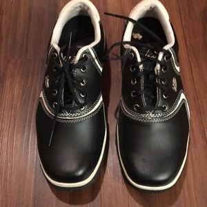 Women’s Golf Shoes worn once Size 8